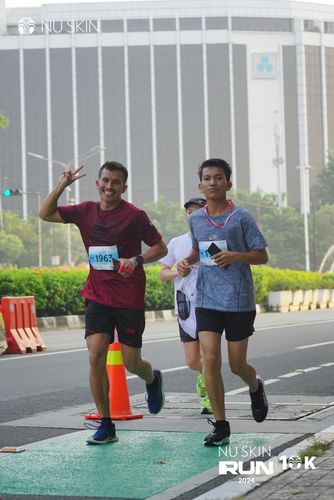 Race photo from Nu Skin Run 10K
