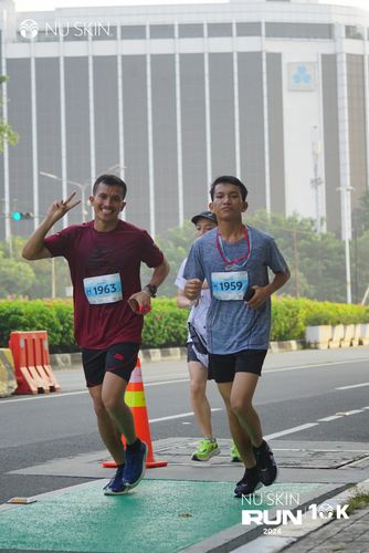 Race photo from Nu Skin Run 10K