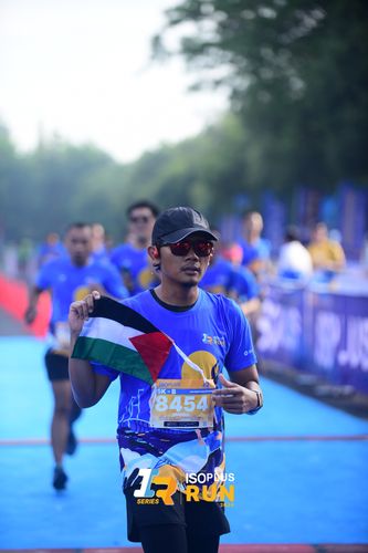 Race photo from Isoplus Run 2024 Surabaya
