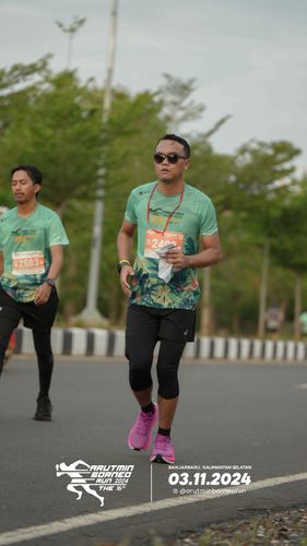 Race photo from Arutmin Borneo Run 2024
