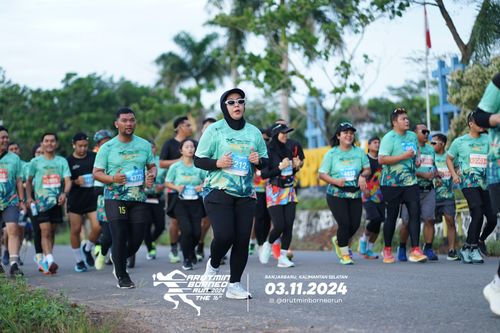 Race photo from Arutmin Borneo Run 2024