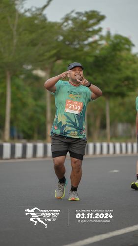 Race photo from Arutmin Borneo Run 2024