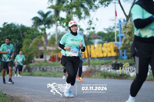 Race photo from Arutmin Borneo Run 2024