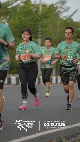 Race photo from Arutmin Borneo Run 2024