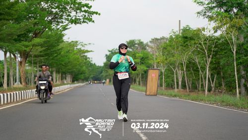 Race photo from Arutmin Borneo Run 2024