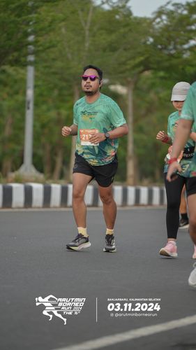 Race photo from Arutmin Borneo Run 2024