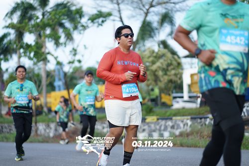 Race photo from Arutmin Borneo Run 2024