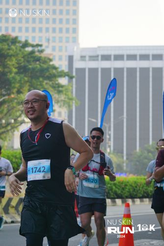 Race photo from Nu Skin Run 10K