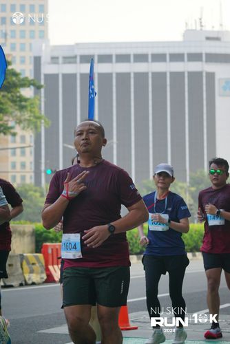 Race photo from Nu Skin Run 10K
