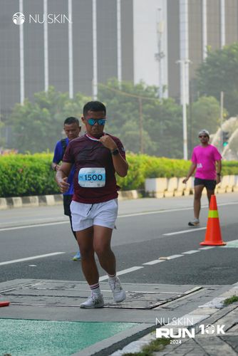 Race photo from Nu Skin Run 10K