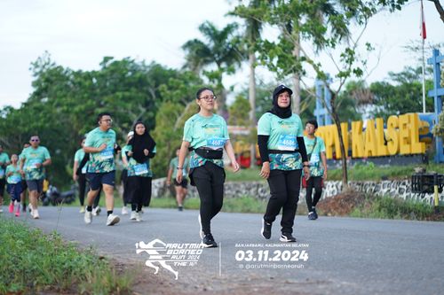 Race photo from Arutmin Borneo Run 2024