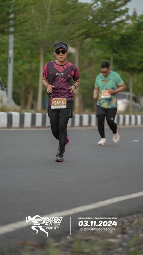 Race photo from Arutmin Borneo Run 2024