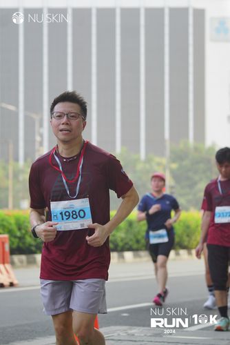 Race photo from Nu Skin Run 10K