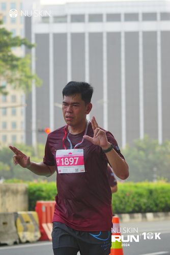 Race photo from Nu Skin Run 10K