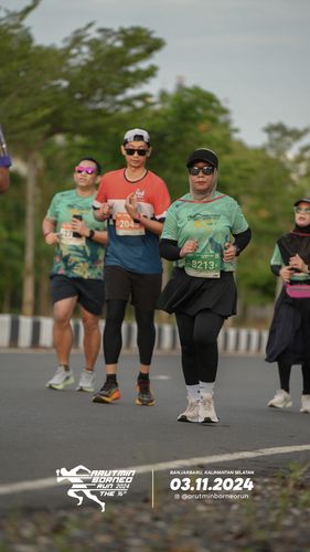Race photo from Arutmin Borneo Run 2024