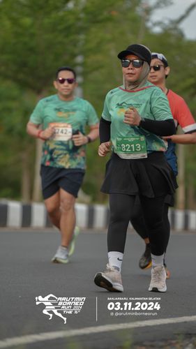 Race photo from Arutmin Borneo Run 2024
