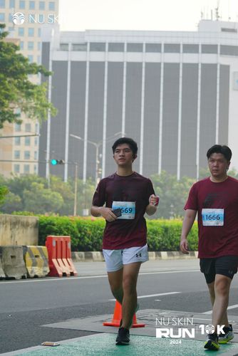 Race photo from Nu Skin Run 10K