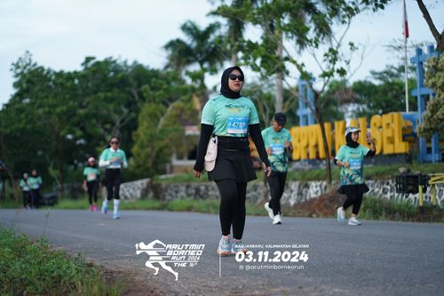 Race photo from Arutmin Borneo Run 2024