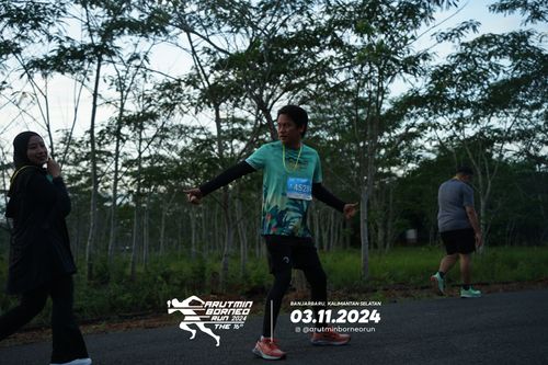 Race photo from Arutmin Borneo Run 2024