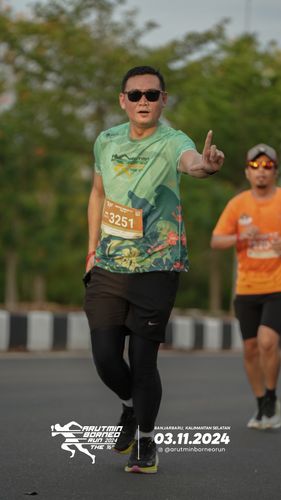 Race photo from Arutmin Borneo Run 2024