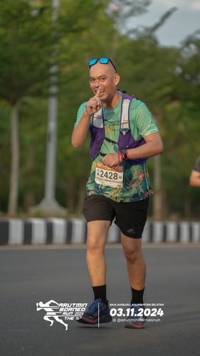 Race photo from Arutmin Borneo Run 2024