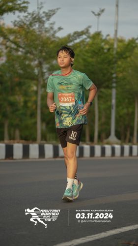 Race photo from Arutmin Borneo Run 2024