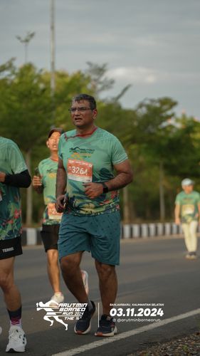 Race photo from Arutmin Borneo Run 2024