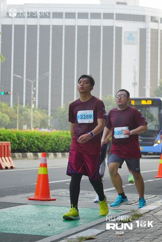 Race photo from Nu Skin Run 10K