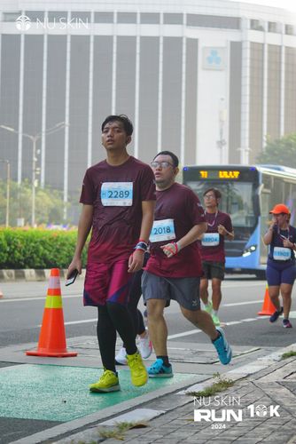 Race photo from Nu Skin Run 10K