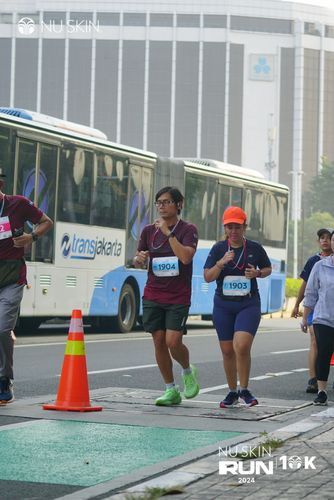 Race photo from Nu Skin Run 10K