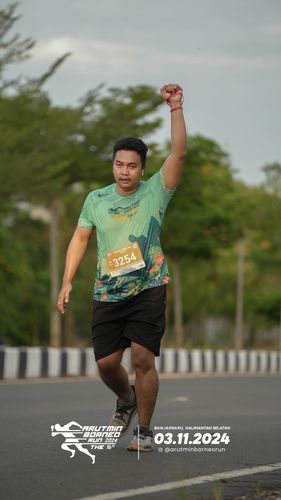 Race photo from Arutmin Borneo Run 2024