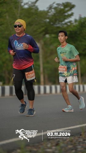Race photo from Arutmin Borneo Run 2024