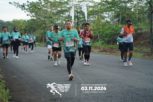 Race photo from Arutmin Borneo Run 2024