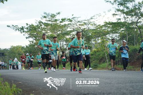 Race photo from Arutmin Borneo Run 2024