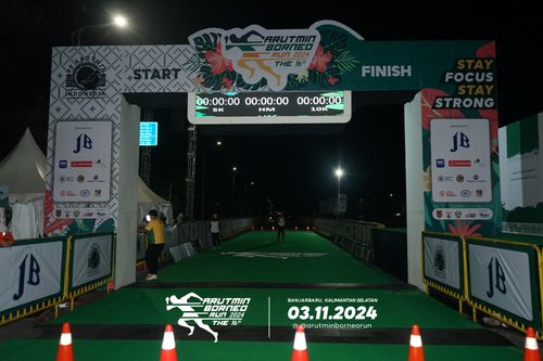 Race photo from Arutmin Borneo Run 2024
