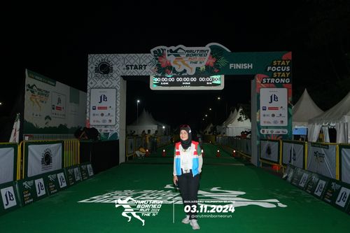 Race photo from Arutmin Borneo Run 2024