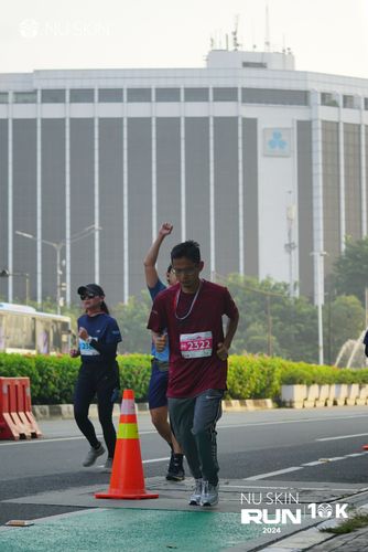 Race photo from Nu Skin Run 10K