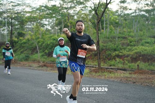 Race photo from Arutmin Borneo Run 2024
