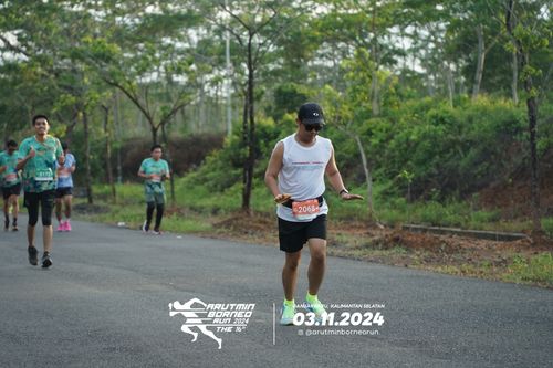 Race photo from Arutmin Borneo Run 2024