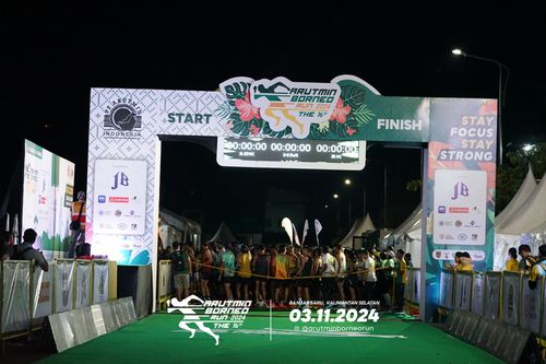 Race photo from Arutmin Borneo Run 2024