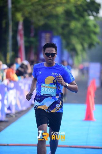 Race photo from Isoplus Run 2024 Surabaya