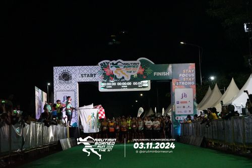 Race photo from Arutmin Borneo Run 2024