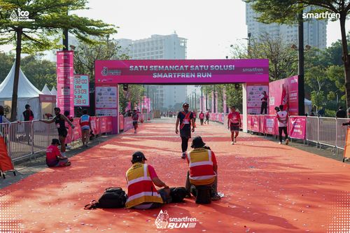 Race photo from Smartfren Run 2025 