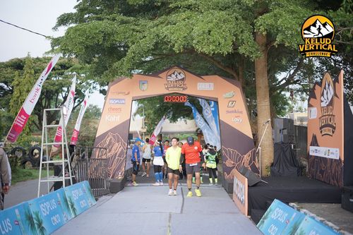 Race photo from Kelud Vertical Challenge 2024
