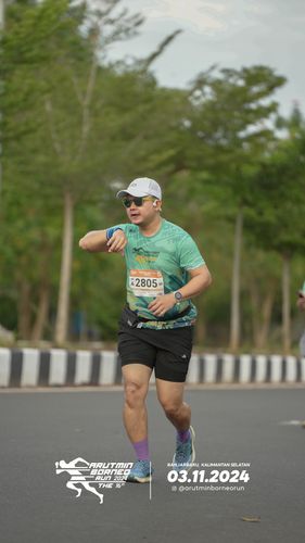 Race photo from Arutmin Borneo Run 2024