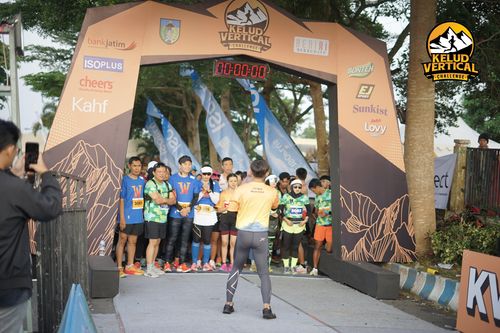 Race photo from Kelud Vertical Challenge 2024