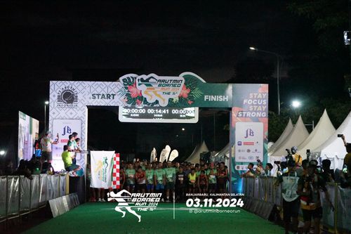 Race photo from Arutmin Borneo Run 2024