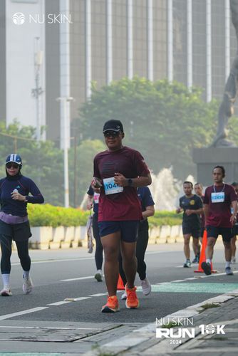 Race photo from Nu Skin Run 10K