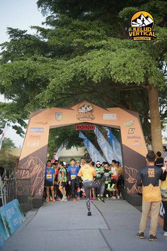 Race photo from Kelud Vertical Challenge 2024