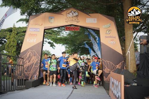 Race photo from Kelud Vertical Challenge 2024